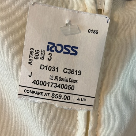 Cute Junior Girls Social/Occasion Dress - Picture 3 of 6